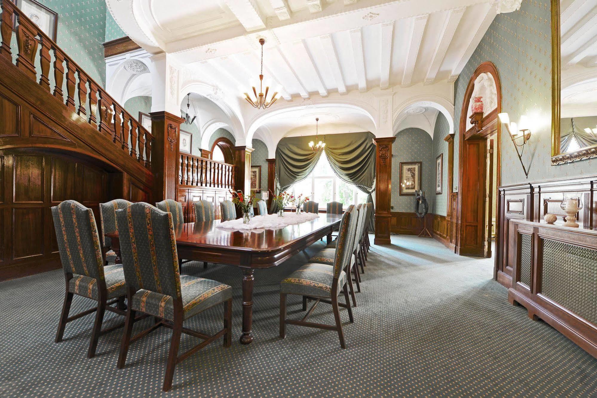 Schlosshotel Villa Westerberge Aschersleben Exteriör bild