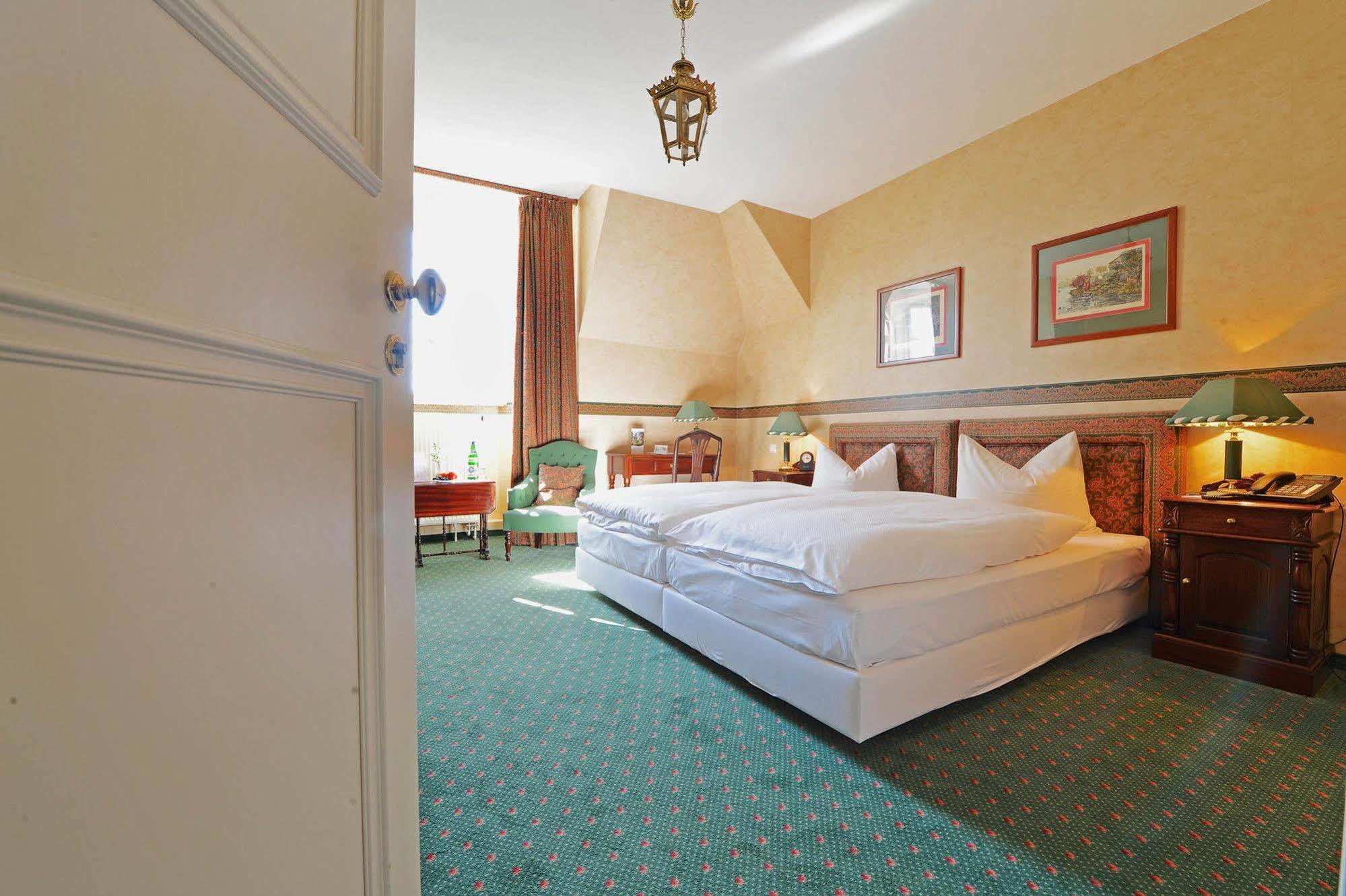 Schlosshotel Villa Westerberge Aschersleben Exteriör bild