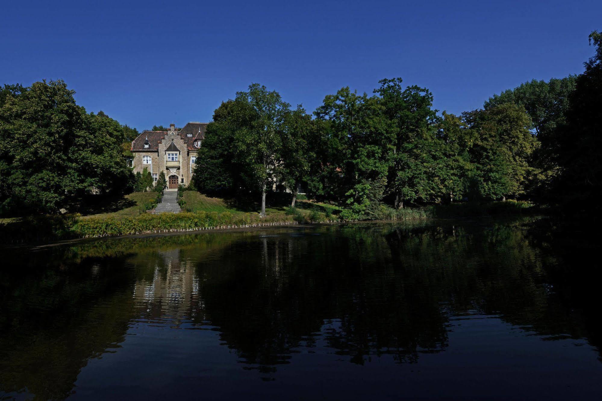Schlosshotel Villa Westerberge Aschersleben Exteriör bild